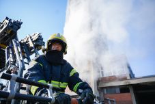 Tűz ütött ki egy idősotthonban – többen életüket veszítették (VIDEÓ)