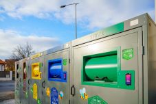 Guberálók előtt nincs jól zárható kuka: Sepsiszentgyörgyön már rongálják az új okoskukákat