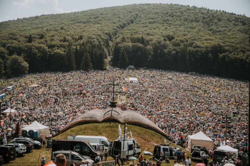 Százezrek imádkoztak együtt – A csíksomlyói búcsú legszebb pillanatai (FOTÓK)