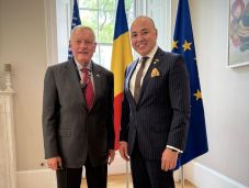 Keith Kellogg amerikai tábornokkal tárgyalt a washingtoni román nagykövet