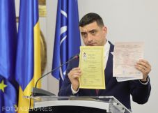 Elmenekült Simion az újságírók elől – sietett, mert „állam-és kormányfőkkel találkozik”