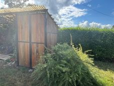 Tévhit, hogy a melléképületekre nem kell építkezési engedély – Nem kifogás, ha nincs alapja vagy készen vettük