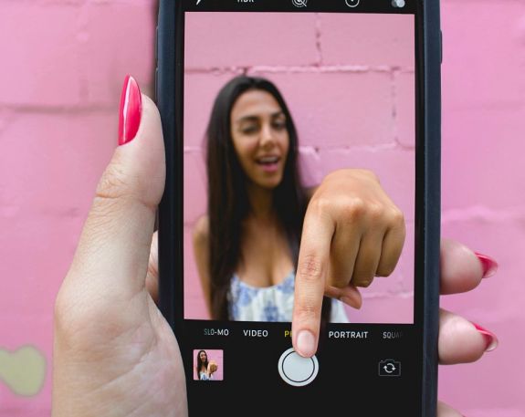 Lehallgat a telefonunk? – Tippek, hogyan fordítsuk a hasznunkra