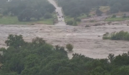 Tovább emelkedett Texasban a villámáradás halálos áldozatainak száma (VIDEÓ)