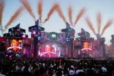 Silence, please Beach, Please!