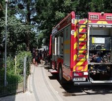 Harminc lakót kellett kimenekíteni a lépcsőházban eldobott cigaretta miatt