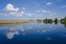 FRISSÍTVE: Felborult egy turistákkal teli hajó a Duna-deltában – négyen meghaltak