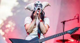 Meztelenkedéssel botránkoztatta meg közönségét egy norvég lánybanda a Rockstadton