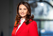 Nem hallgat Călin Georgescura az AUR, bojkott helyett Anca Alexandescut támogatják a főpolgármester-választáson