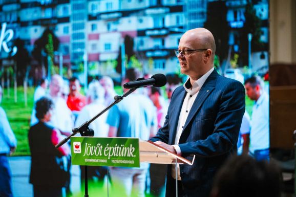 Újabb négy évre szavaztak bizalmat Kereskényi Gábornak