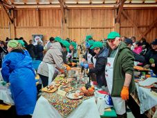 Székelyföldi Kolbászparádé: a gelencei férfidalárda csapata jut ki a Csabai Kolbászfesztiválra (VIDEÓ) 