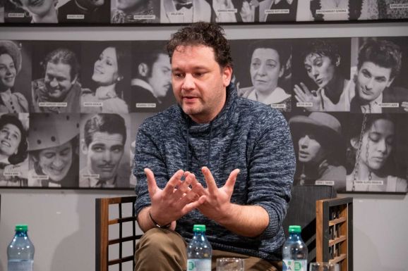 Új korszak a Tamási Áron Színházban – Albu István vezeti át a társulatot a megújulás időszakán