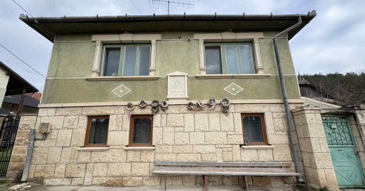 Gazdát keres a legendás kalotaszegi táncos szülőháza – Ki volt Mátyás István Mundruc?