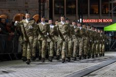 Az egyik európai ország önkéntes katonai szolgálatra hívja a fiatalokat, havi 2000 eurós juttatást kínálva