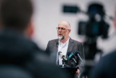 Kelemen Hunor: Csökkenteni kell a közigazgatásban a kiadásokat – A végrehajtás nehézkes