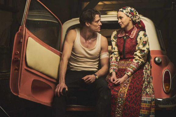 A szerelem, a tánc és a zene örök egysége a vásznon – Kolozsváron mutatták be a Magyar menyegzőt (VIDEÓ)