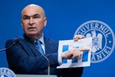 Elégedett a kormány eddigi intézkedéseivel a miniszterelnök – „Az ország jó úton jár”