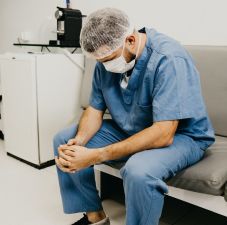 A túlóra nem számít? – A szolgálati időt napokban számolják, nem órákban