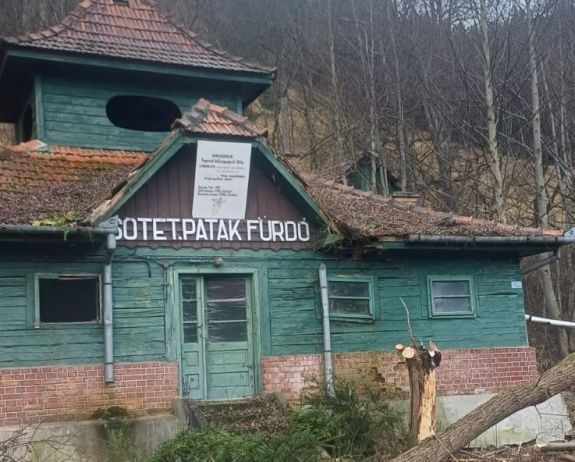 Megújulhat a gyimesközéploki Sötét-patak ikonikus gyógyfürdője