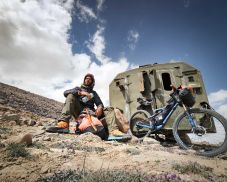 Bringával a tálibok földjén – Így szelte át Afganisztánt a magyar extrémsportoló