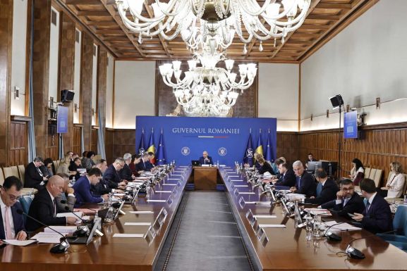 Több pénz a nyugdíjakra és a vasútra? Készül a kormány az idei második költségvetés-kiigazításra