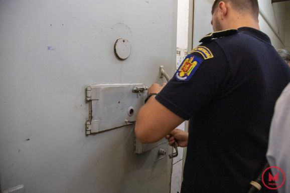 Levélben kapott droggal kereskedtek a rabok a feketehalmi börtönben