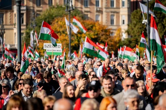 Kiderült, mit tekintenek a magyar fiatalok alapvető nemzeti jelképnek (SZAVAZZ!)