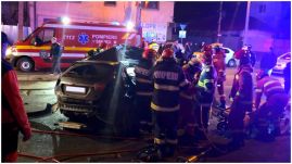 Villanyoszlopnak csapódott az autó, meghalt egy 20 éves lány