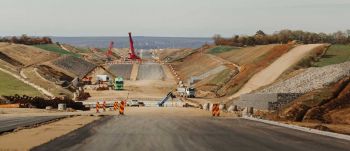 Gőzerővel építik az észak-erdélyi sztrádaszakaszt