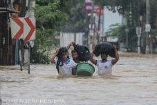 Legkevesebb 123-an meghaltak az áradások és földcsuszamlások következtében Srí Lankán (VIDEÓ)