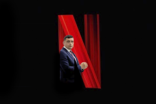 George Simion hadat üzent a Netflixnek