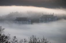 Figyelem! Sűrű köd nehezíti a közlekedést hat megyében