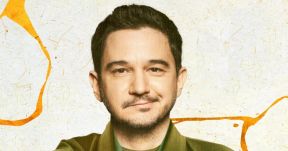 „Nem rejtegetni kell a töréseinket, hanem elfogadni” – Húsz éve nevetteti a közönséget Felméri Péter