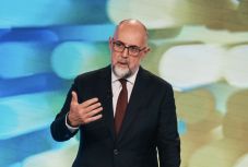 Kelemen Hunor: Vihar egy pohár vízben a „Grindeanu esete a Székely himnusszal” téma