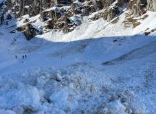 Lavinaveszélyre figyelmeztetnek a Bucsecs-hegységben