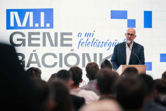 Kelemen Hunor az őt ért támadásokról: A zongoristára lőttek