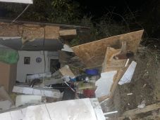 Földcsuszamlás temetett maga alá egy lakóházat – Hat személyt, köztük egy kisbabát evakuáltak