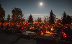 Mindenszentekre készül Sepsiszentgyörgy – Tízezrek gyújtanak gyertyát szeretteik emlékére