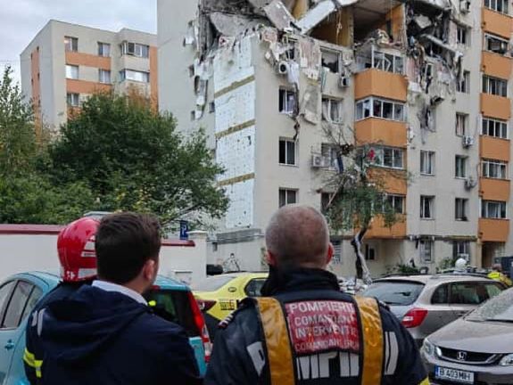 A tömbházrobbanás ügyében őrizetbe vett három személy előzetes letartóztatását kérték