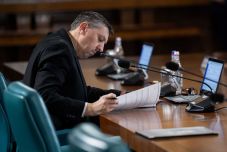 Üzent a tanügyminiszter: minden tanárnak erkölcsi kötelessége van tanítványai iránt