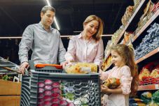 Az ANAF is ellenőrizni fogja, hogy betartják-e a kereskedők az alapélelmiszerek árrésstopját