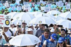 Reformernek látszani