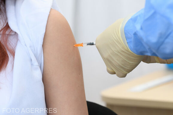 Gyógyszerekre váltaná a kormány a koronavírus-oltásért követelt hatalmas összeget