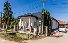 Leégett a debreni polgármesteri hivatal tetőszerkezete (VIDEÓ)