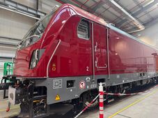 200 km/órás végsebességű mozdonyokat vásárolt a kormány