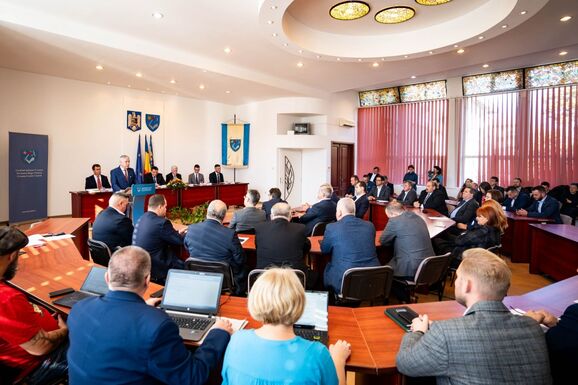 Létszám- és béralapcsökkentések várhatók a háromszéki önkormányzatnál is