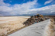 Lesz, ahol elhelyezni a háromszékiek szemetét – Bővítik a lécfalvi hulladéklerakót