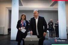 Orbán Viktor leadta szavazatát, majd mindenkit voksolásra buzdított