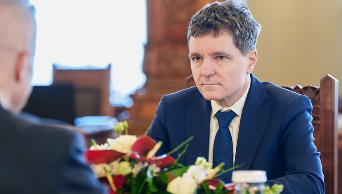 Nicușor Dan gratulált Magyar Péternek