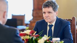 Nicușor Dan gratulált Magyar Péternek